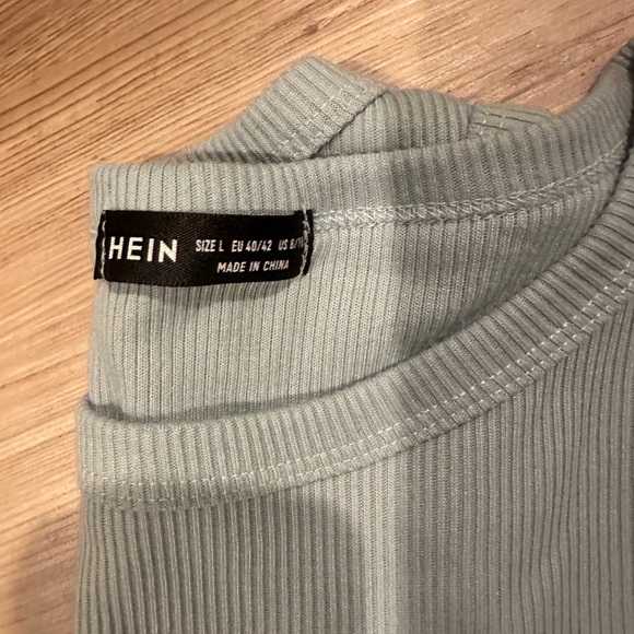 SHEIN Ribbed Tank Top - Picture 3 of 4